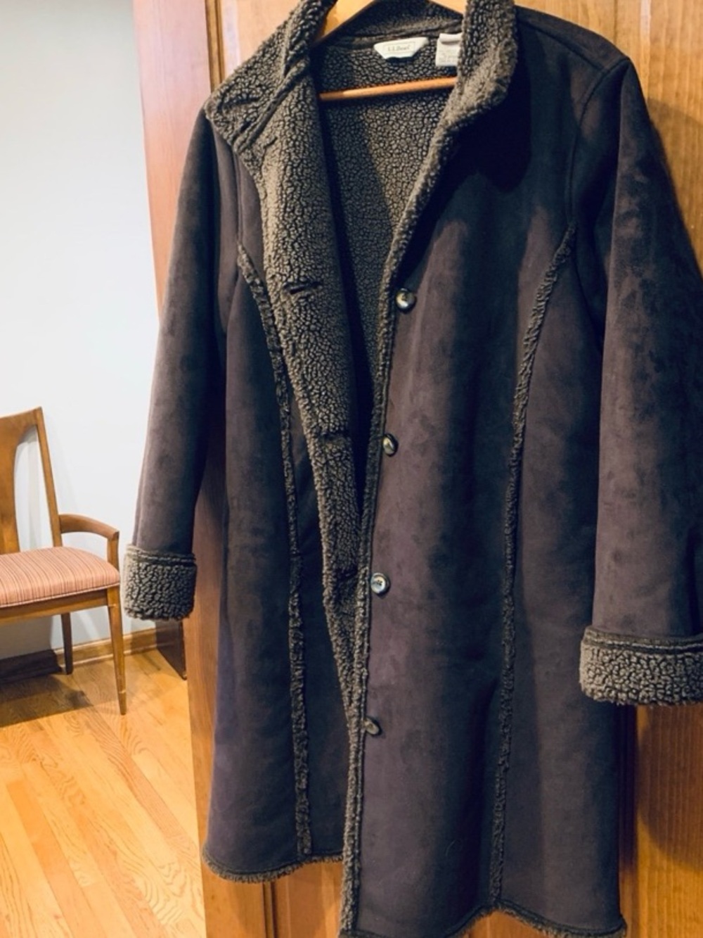 L.L. BEAN FAUX SUEDE SHERPA LINED Coat - Picture 13 of 14